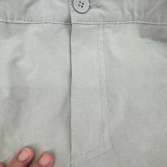 Oakley Men's Gray Flat-Front Performance Shorts size 36 - Picture 7 of 7